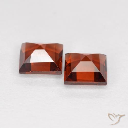 Pyrope Garnet Gemstones in 4 x 4 mm (calibrated) Size for Sale, Pyrope Garnet Stones in Currant Red Color