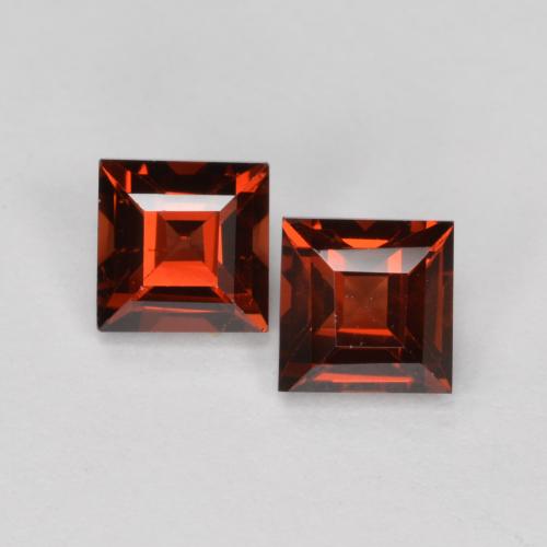 Medium Red Pyrope Garnet Gem - 0.5ct Square Facet (ID: 561949)