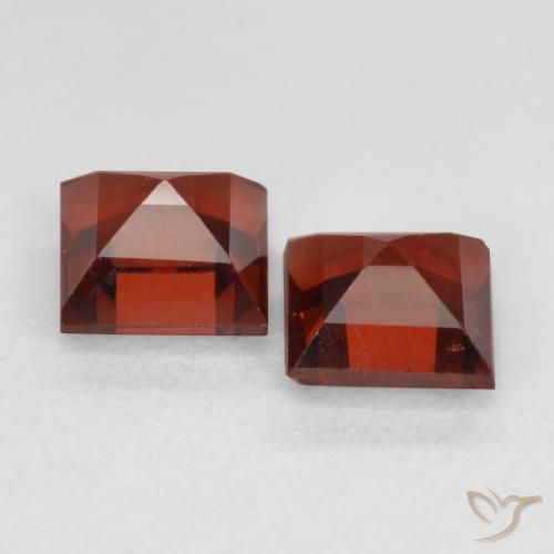Pyrope Garnet Gemstones in 4 x 4 mm (calibrated) Size for Sale, Pyrope Garnet Stones in Sangria Red Color