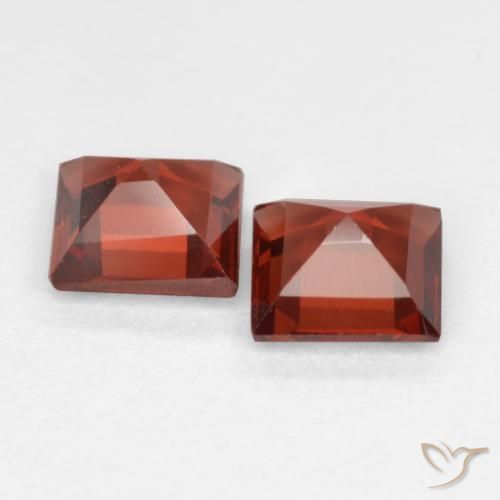 Pyrope Garnet Gemstones in 4.2 x 4.1 mm Size for Sale, Pyrope Garnet Stones in Scarlet Red Color