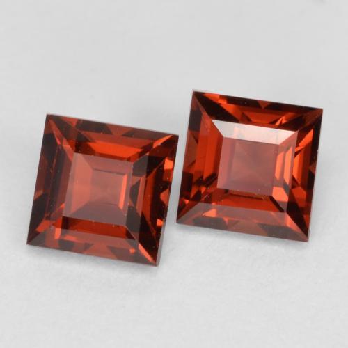 Scarlet Red Pyrope Garnet Gem - 0.6ct Square Facet (ID: 571166)