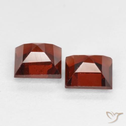 Pyrope Garnet Gemstones in 4 x 4 mm (calibrated) Size for Sale, Pyrope Garnet Stones in Deep Red Color