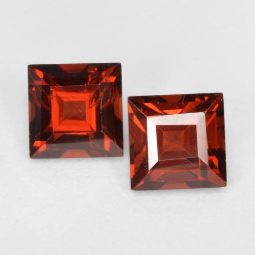 Medium Red Pyrope Garnet Gem - 0.5ct Square Facet (ID: 571169)