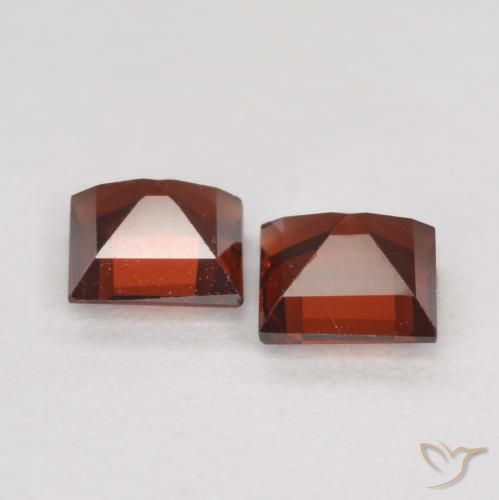 Pyrope Garnet Gemstones in 4 x 4 mm (calibrated) Size for Sale, Pyrope Garnet Stones in Deep Red Color