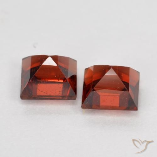 Pyrope Garnet Gemstones in 4 x 4 mm (calibrated) Size for Sale, Pyrope Garnet Stones in Medium Red Color