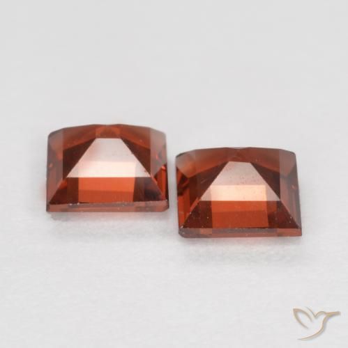 Pyrope Garnet Gemstones in 4 x 4 mm (calibrated) Size for Sale, Pyrope Garnet Stones in Currant Red Color