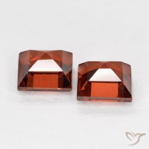 Pyrope Garnet Gemstones in 4 x 4 mm (calibrated) Size for Sale, Pyrope Garnet Stones in Currant Red Color