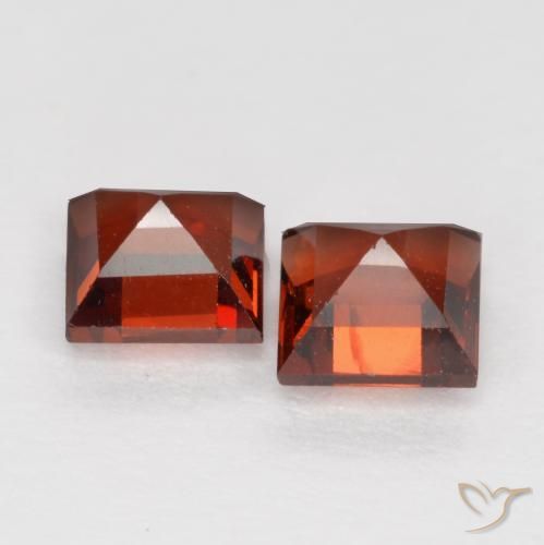 Pyrope Garnet Gemstones in 4.2 x 4.2 mm Size for Sale, Pyrope Garnet Stones in Scarlet Red Color