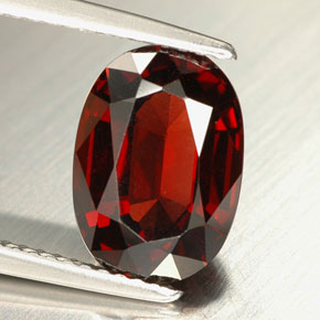 3.21 ct Red Pyrope Garnet Gemstone, Pyrope Garnet Gem in Oval Facet Shape for Sale.