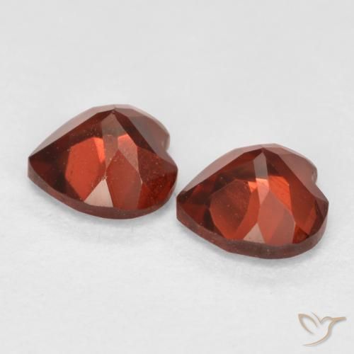 Pyrope Garnet Gemstones in 5 x 5 mm (calibrated) Size for Sale, Pyrope Garnet Stones in Currant Red Color