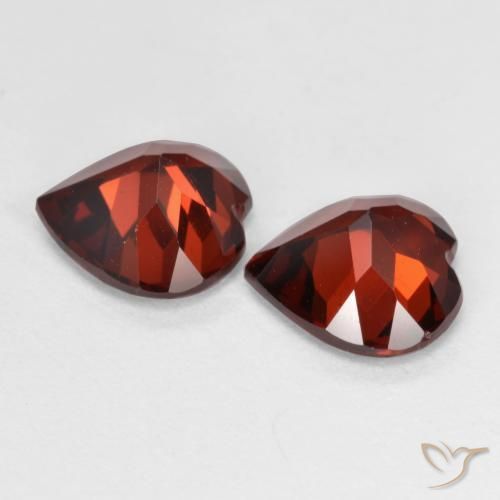 Pyrope Garnet Gemstones in 8 x 8 mm (calibrated) Size for Sale, Pyrope Garnet Stones in Deep Blood Red Color