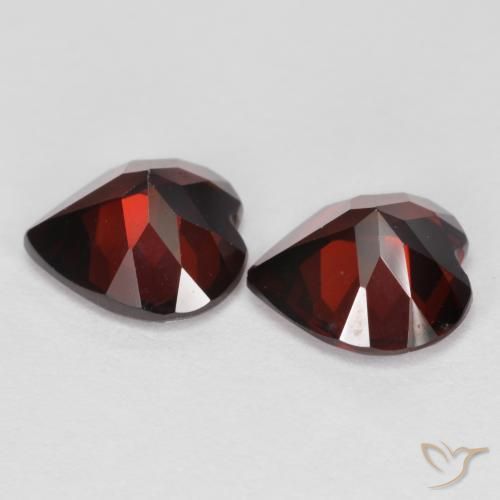 Pyrope Garnet Gemstones in 8 x 8 mm (calibrated) Size for Sale, Pyrope Garnet Stones in Deep Red Color