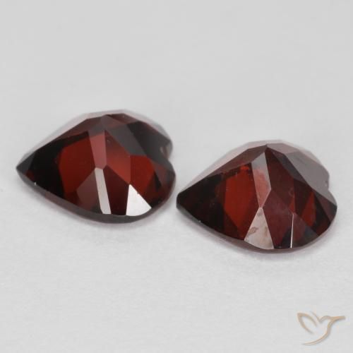 Pyrope Garnet Gemstones in 8 x 8 mm (calibrated) Size for Sale, Pyrope Garnet Stones in Dark Red Color