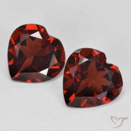 3.76 ct Heart Cut Pyrope Garnet, 8 x 8 mm From Mozambique, Photo A