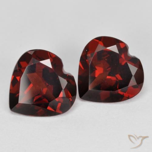 3.86 ct Heart Cut Pyrope Garnet, 8.1 x 8 mm From Mozambique, Photo A