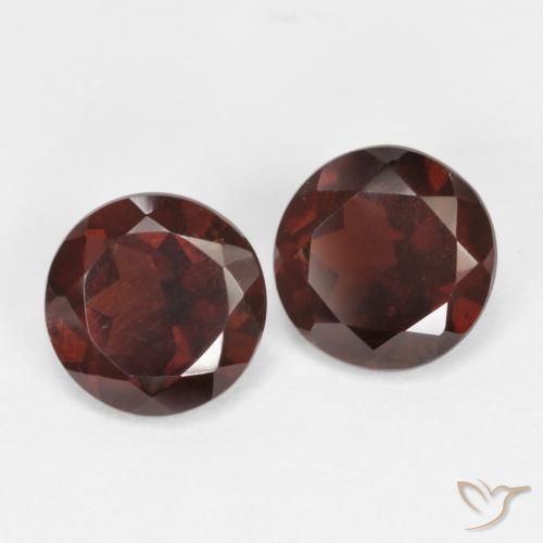1.85 ct Round Cut Pyrope Garnet, 6 mm From Mozambique, Photo A