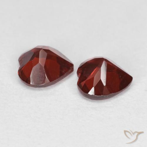 Pyrope Garnet Gemstones in 5 x 5 mm (calibrated) Size for Sale, Pyrope Garnet Stones in Sangria Red Color