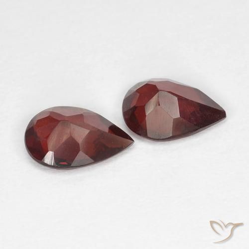 Pyrope Garnet Gemstones in 7 x 5 mm (calibrated) Size for Sale, Pyrope Garnet Stones in Deep Blood Red Color