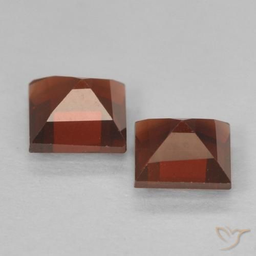 Pyrope Garnet Gemstones in 4 x 4 mm (calibrated) Size for Sale, Pyrope Garnet Stones in Medium Red Color