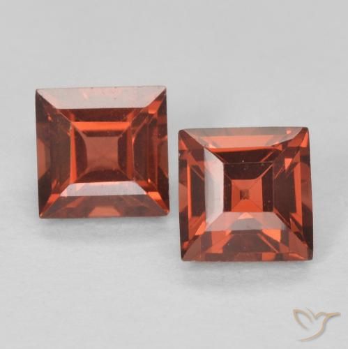 0.90ctw Natural Medium Red Pyrope Garnet, Square, VVS-VS