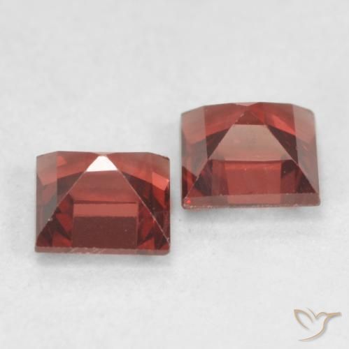Pyrope Garnet Gemstones in 4 x 4 mm (calibrated) Size for Sale, Pyrope Garnet Stones in Medium Red Color