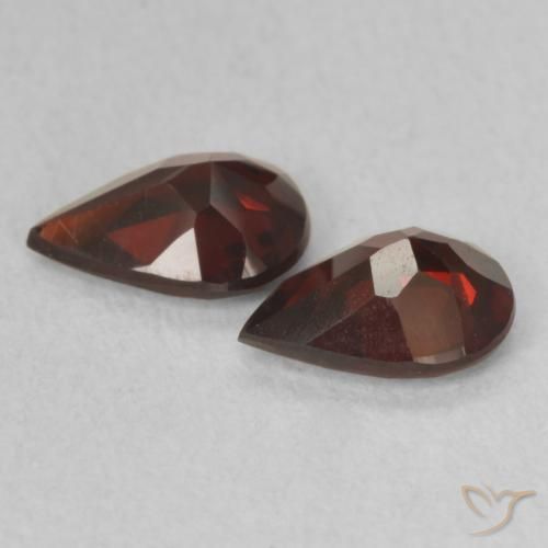 Pyrope Garnet Gemstones in 7 x 5 mm (calibrated) Size for Sale, Pyrope Garnet Stones in Dark Red Color