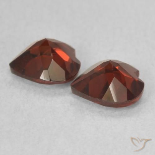 Pyrope Garnet Gemstones in 5 x 5 mm (calibrated) Size for Sale, Pyrope Garnet Stones in Currant Red Color