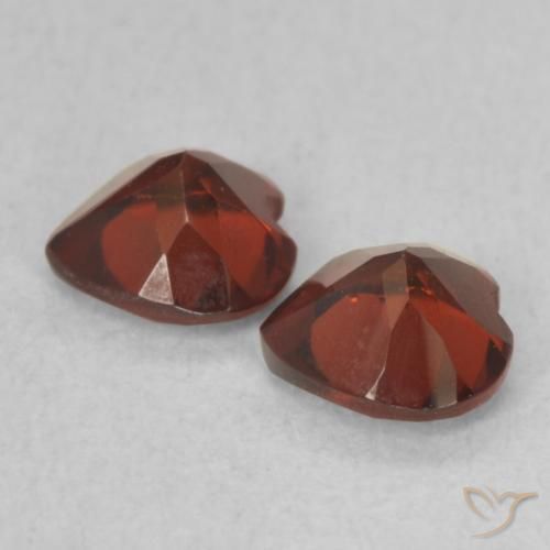 Pyrope Garnet Gemstones in 5 x 5 mm (calibrated) Size for Sale, Pyrope Garnet Stones in Medium Red Color