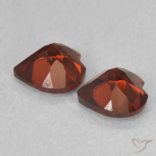 Pyrope Garnet Gemstones in 5 x 5 mm (calibrated) Size for Sale, Pyrope Garnet Stones in Currant Red Color