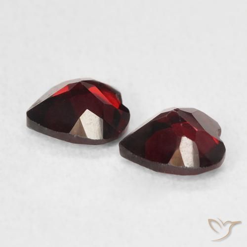 Pyrope Garnet Gemstones in 5 x 5 mm (calibrated) Size for Sale, Pyrope Garnet Stones in Deep Blood Red Color