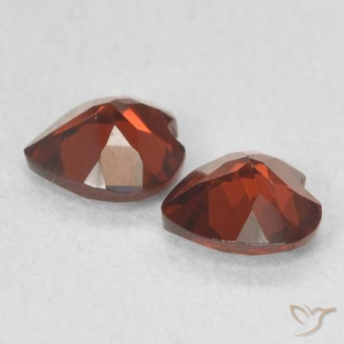 Pyrope Garnet Gemstones in 5 x 5 mm (calibrated) Size for Sale, Pyrope Garnet Stones in Currant Red Color