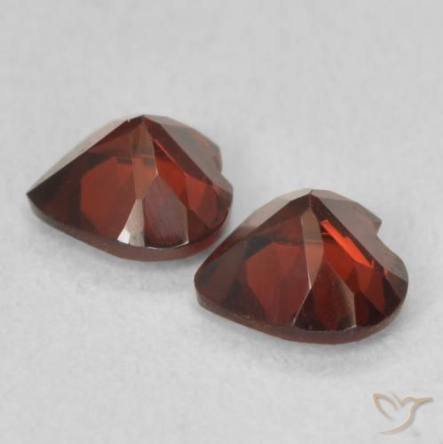 Pyrope Garnet Gemstones in 5 x 5 mm (calibrated) Size for Sale, Pyrope Garnet Stones in Currant Red Color