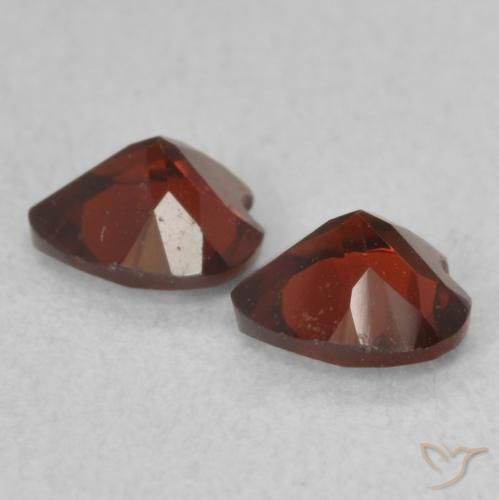 Pyrope Garnet Gemstones in 5 x 5 mm (calibrated) Size for Sale, Pyrope Garnet Stones in Dark Red Color
