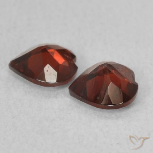 Pyrope Garnet Gemstones in 5 x 5 mm (calibrated) Size for Sale, Pyrope Garnet Stones in Deep Blood Red Color