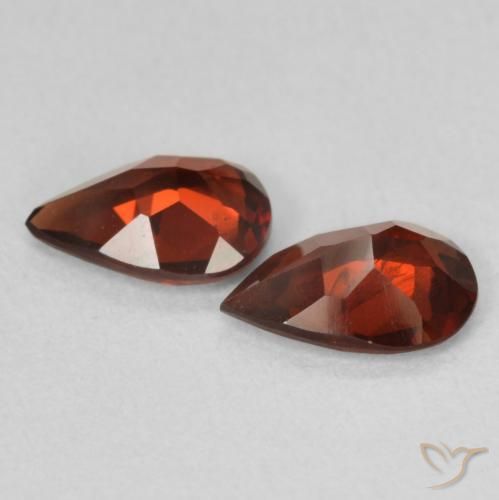 Pyrope Garnet Gemstones in 7 x 5 mm (calibrated) Size for Sale, Pyrope Garnet Stones in Deep Blood Red Color