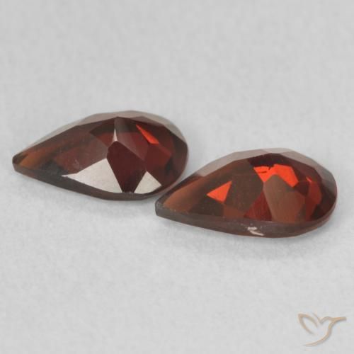Pyrope Garnet Gemstones in 7.1 x 4.8 mm Size for Sale, Pyrope Garnet Stones in Currant Red Color