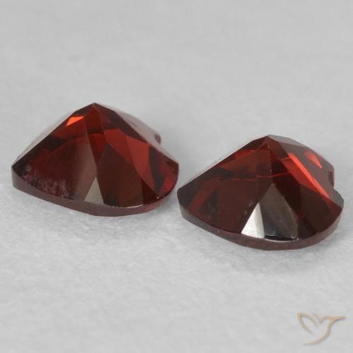 Pyrope Garnet Gemstones in 5 x 5 mm (calibrated) Size for Sale, Pyrope Garnet Stones in Sangria Red Color