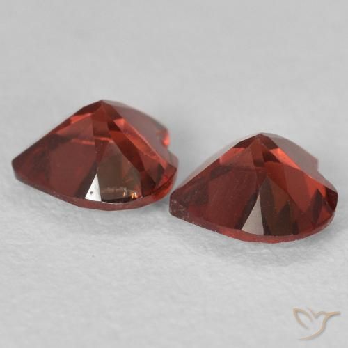 Pyrope Garnet Gemstones in 5 x 5 mm (calibrated) Size for Sale, Pyrope Garnet Stones in Medium Red Color