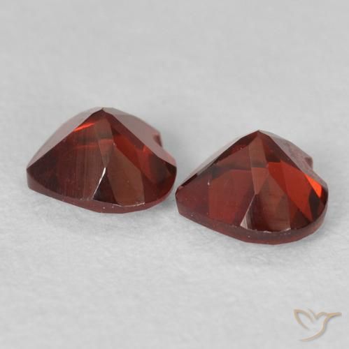 Pyrope Garnet Gemstones in 5 x 5 mm (calibrated) Size for Sale, Pyrope Garnet Stones in Medium Red Color