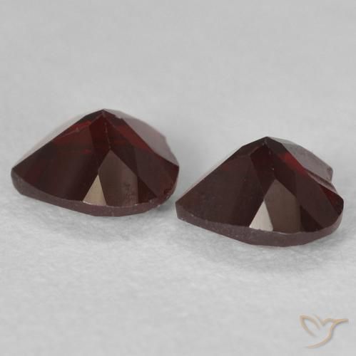 Pyrope Garnet Gemstones in 5 x 5 mm (calibrated) Size for Sale, Pyrope Garnet Stones in Dark Red Color