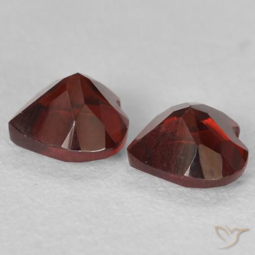 Pyrope Garnet Gemstones in 5 x 5 mm (calibrated) Size for Sale, Pyrope Garnet Stones in Medium Red Color