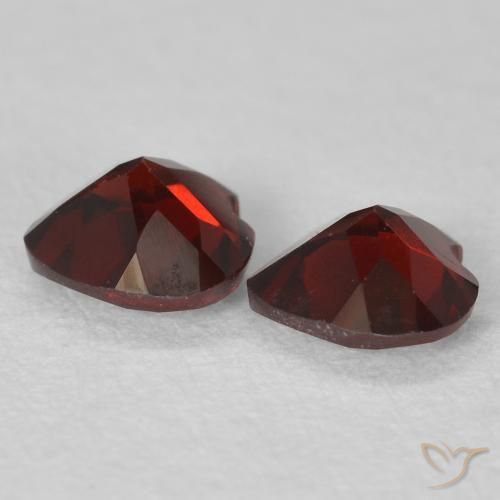 Pyrope Garnet Gemstones in 5 x 5 mm (calibrated) Size for Sale, Pyrope Garnet Stones in Dark Red Color