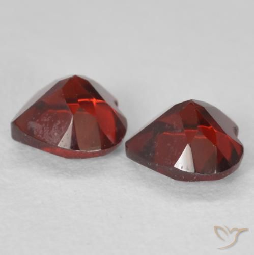 Pyrope Garnet Gemstones in 5 x 5 mm (calibrated) Size for Sale, Pyrope Garnet Stones in Deep Red Color
