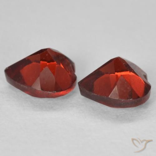 Pyrope Garnet Gemstones in 5 x 5 mm (calibrated) Size for Sale, Pyrope Garnet Stones in Medium Red Color
