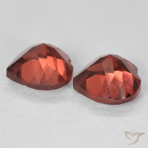 Pyrope Garnet Gemstones in 5 x 5 mm (calibrated) Size for Sale, Pyrope Garnet Stones in Medium Dark-Red Color