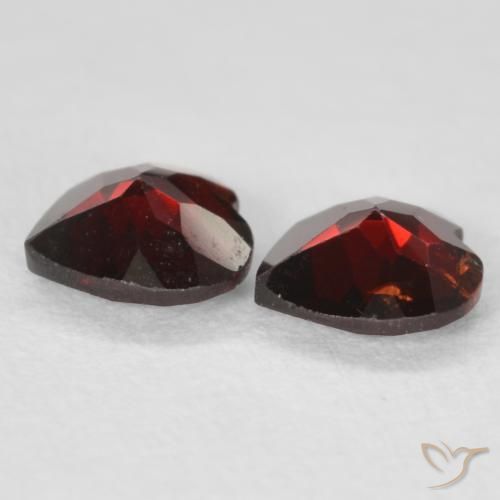 Pyrope Garnet Gemstones in 5 x 5 mm (calibrated) Size for Sale, Pyrope Garnet Stones in Medium Red Color
