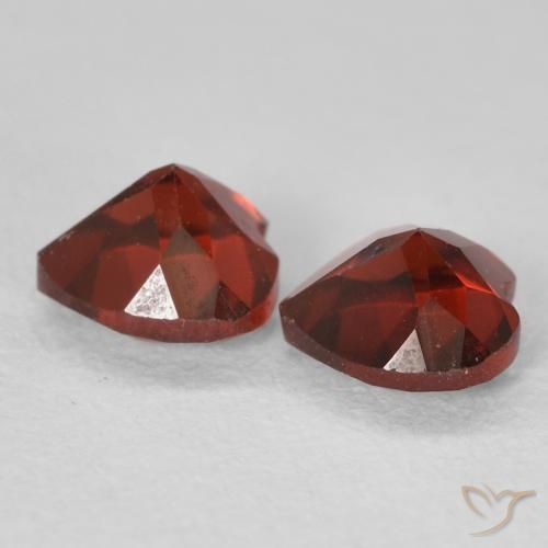 Pyrope Garnet Gemstones in 5 x 5 mm (calibrated) Size for Sale, Pyrope Garnet Stones in Currant Red Color
