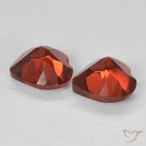 Pyrope Garnet Gemstones in 5 x 5 mm (calibrated) Size for Sale, Pyrope Garnet Stones in Currant Red Color