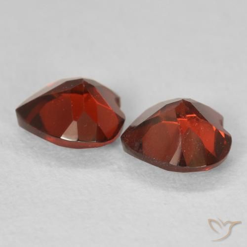 Pyrope Garnet Gemstones in 5 x 5 mm (calibrated) Size for Sale, Pyrope Garnet Stones in Medium Red Color