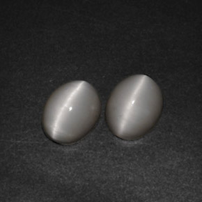 6.49 ct Cream Quartz Cat's Eye Stone, Natural Quartz Cat's Eye in Oval Cabochon Shape for Sale